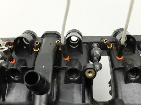Kolektor Ssący 1,4 LPG 55573171 Opel Chevrolet