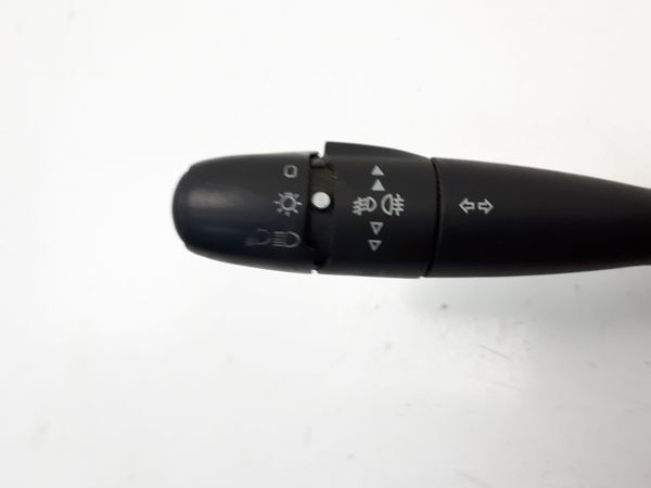 Przełącznik Zespolony Świateł Peugeot 206 96446867ZL 6239Q8 COM2000 EATON