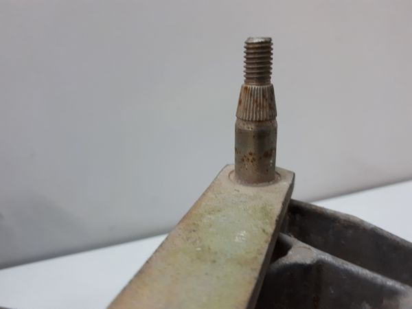 Mechanizm Wycieraczek Przód Mercedes-Benz W211 2118200142 A2118200942