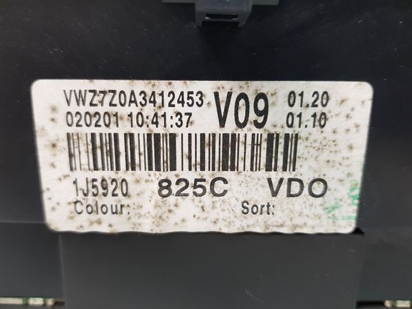 Licznik VW Bora 1J5920825C 110080085004