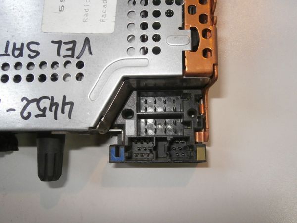 Radio CD Tuner List 8200057668  Renault Vel Satis 