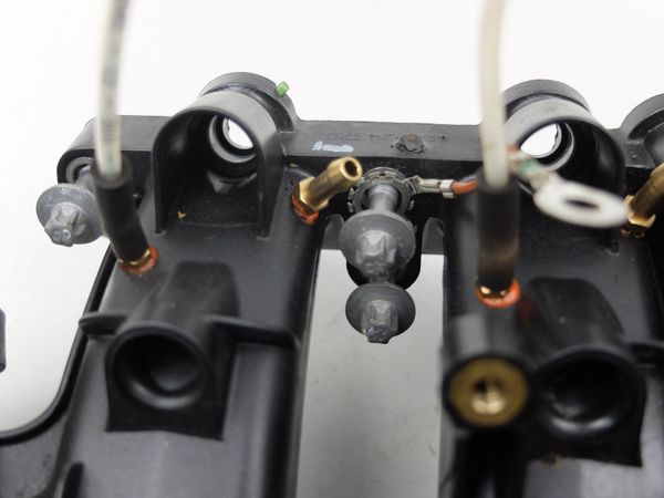 Kolektor Ssący 1,4 LPG 55573171 Opel Chevrolet