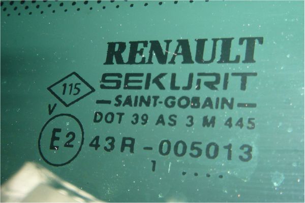 Szyba Klapy Tylnej Bagażnika Renault Clio 2 2001