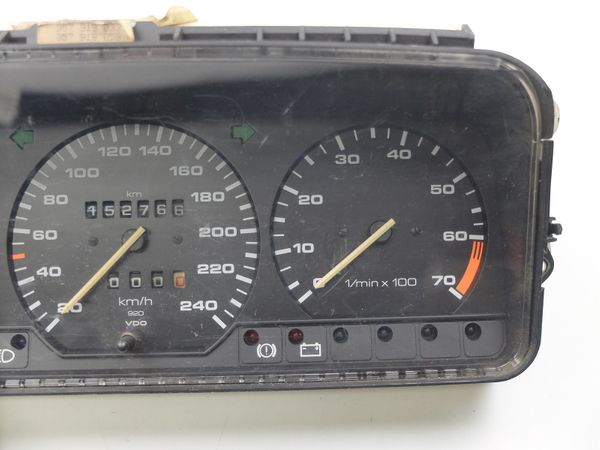 Licznik Obrotomierz VW Passat B3 357919033CO 357919059BA