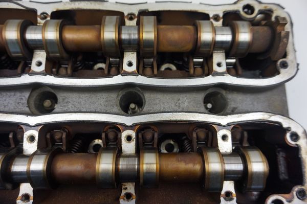 Głowica Silnika 9656249480 0200FZ 1.4 16v KFU Peugeot Citroen