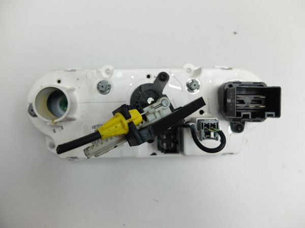 Panel Nawiewu Ford Fiesta MK V 2S6H19980BD