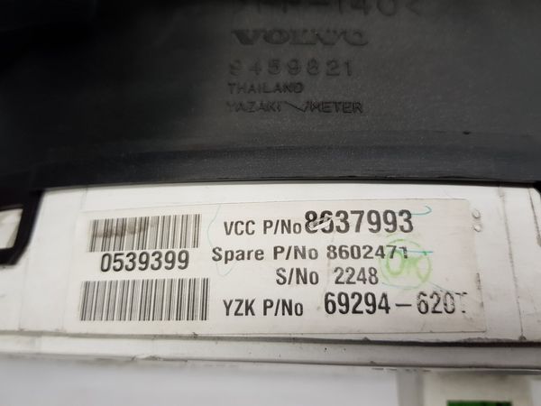 Licznik Volvo S60 V70 8637993 69294-620T