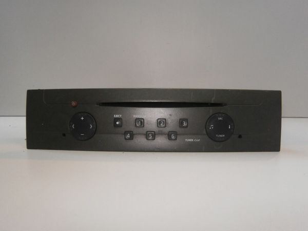 Radio CD Tuner List 8200057668  Renault Vel Satis 