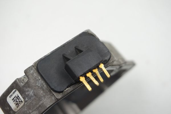 Przepustnica Powietrza 8200471660 1.9 DCI Renault Scenic 2 7701057074