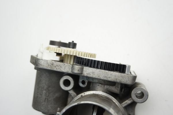 Przepustnica Powietrza 8200471660 1.9 DCI Renault Scenic 2 7701057074