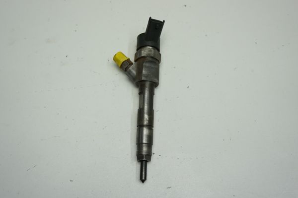 Wtryskiwacz 8200238528 0445110146 1,9 dci Trafic 2 Renault 