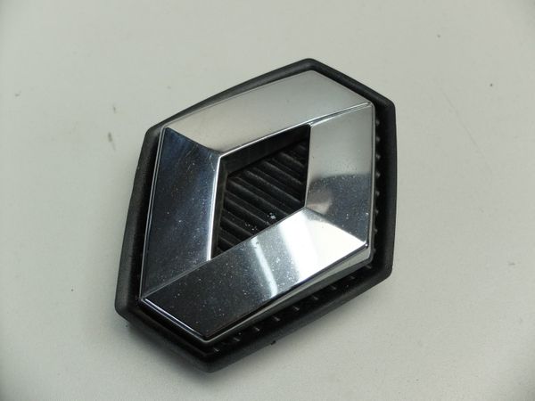 Emblemat Przód Renault Megane II 8200115115