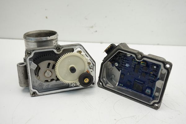 Przepustnica Powietrza 8200471660 1.9 DCI Renault Scenic 2 7701057074