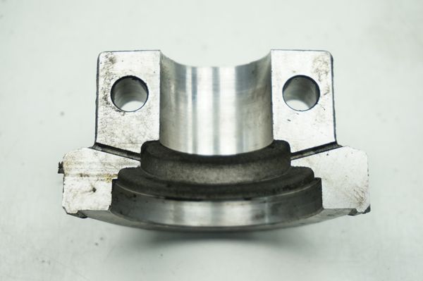 Mocowanie Podpora Wałka Rozrządu 1,9 D XUD9 85380 1 Citroen Peugeot