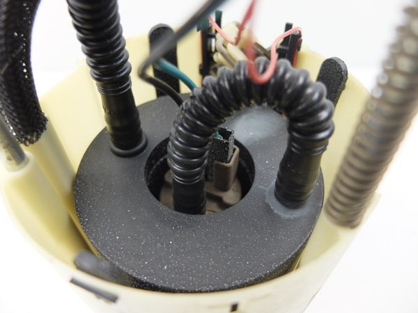 Pompa Paliwa Alfa Romeo 156 60665419 0580313075 Bosch 