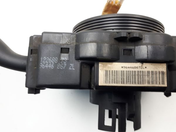 Przełącznik Zespolony Świateł Peugeot 206 96446867ZL 6239Q8 COM2000 EATON