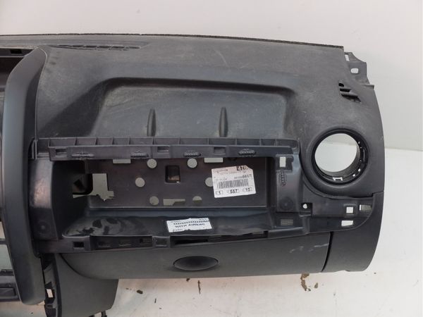 Deska Rozdzielcza Dacia Duster 2013- 681006566R  