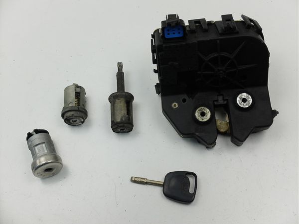 Stacyjka Zapłonowa Ford Focus MK1 YS4A-43102-FE Q68BA