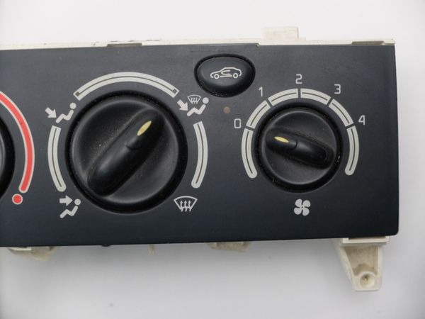 Panel Nawiewu Megane 655738N 7701209442 Renault Valeo 10786