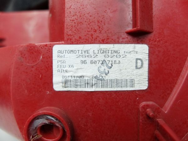 Lampa Prawy Tył Citroen C6 9660737180