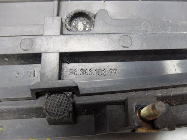 Atrapa Chłodnicy Grill Citroen Xsara II 9639316377 01-