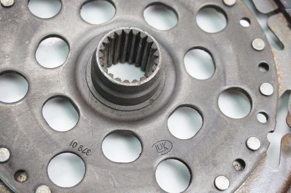Tarcza Sprzęgła LuK 324039310 1,9 dci Renault Laguna 2 