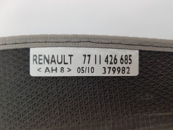 Dywaniki Komplet Renault Clio 3 7711426685