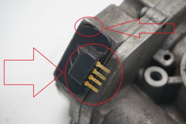 Przepustnica Powietrza 8200471660 1.9 DCI Renault Scenic 2 7701057074