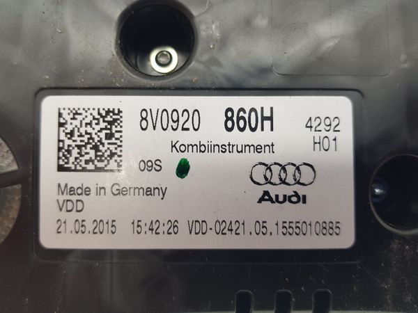 Licznik Obrotomierz Nowy Oryginał Audi A3 8V 8V0920860H 24820