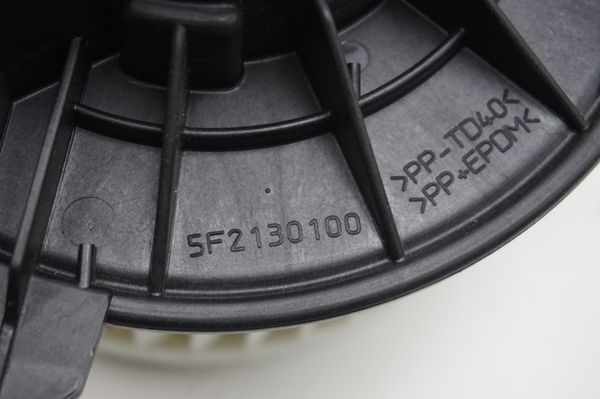 Wentylator Dmuchawa 7701068976  Renault Master 3 Klimatronik 