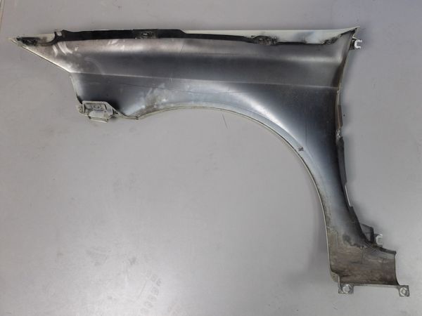 Błotnik Prawy Przód Laguna II 2 8200129521 01-05 Renault
