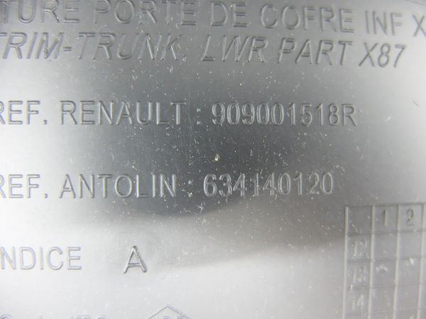 Tapicerka Klapy Bagażnika Captur 909001518R Renault