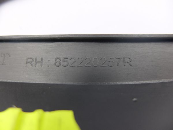 Ślizg Zderzaka Prawy Tył Captur 852220257R Renault 0km