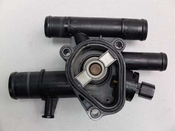 Obudowa Termostatu 1,9 DCI 8200641307 Renault Scenic II